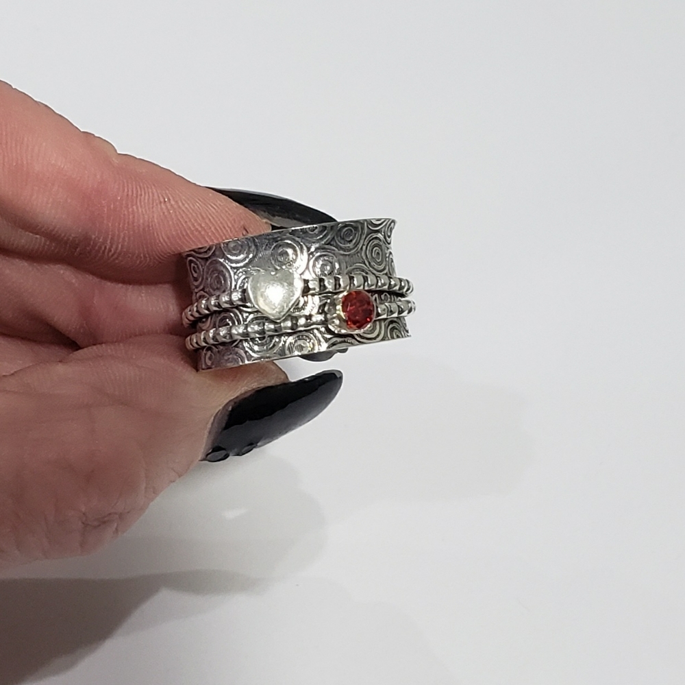 Garnet Ring, 925 Silver Mozambique Garnet Heart Spinner Band Ring View 3